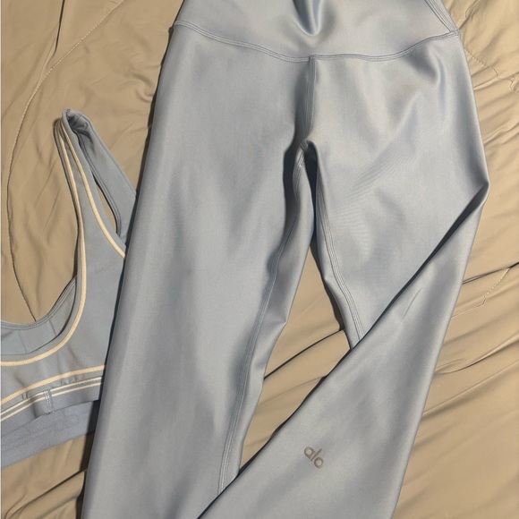 Alo Yoga sweat set seashell blue XS - Picture 3 of 3